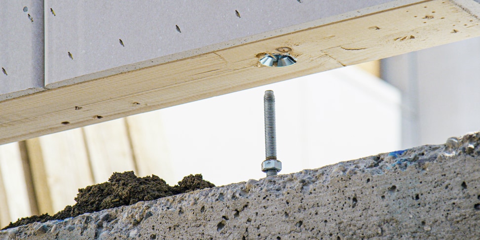 Sockelanschluss mit dem HCW Holzverbinder