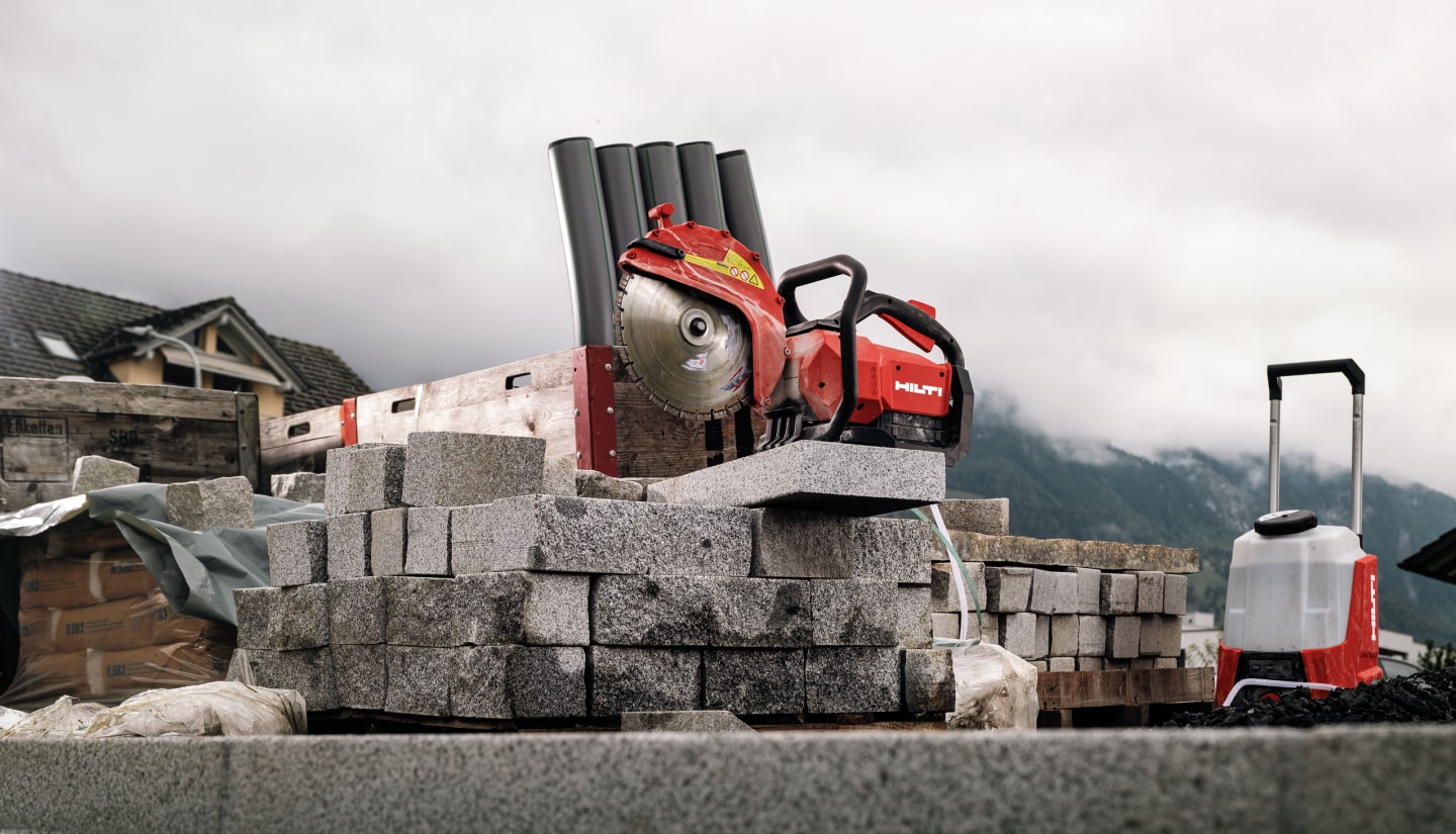 Hilti Akku-Trennschleifer mit Wassermanagementsystem