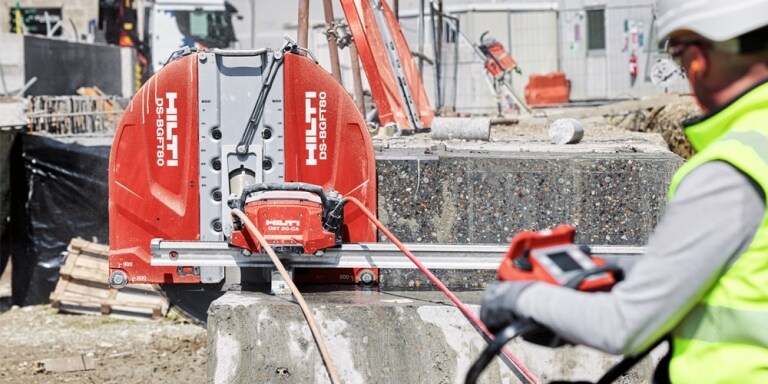 DST 20-CA 2nd schneidet in Beton