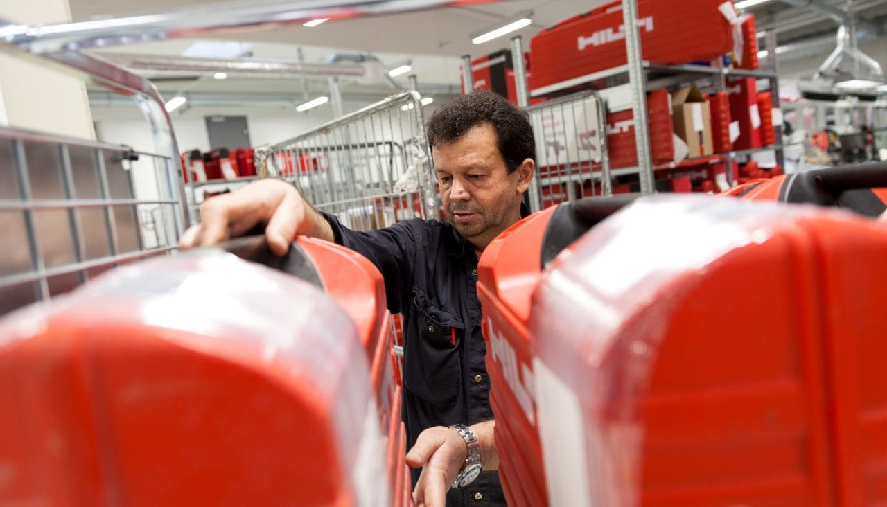 Verladen von Hilti Koffern
