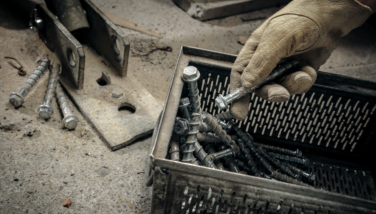 Verladen von Hilti Koffern