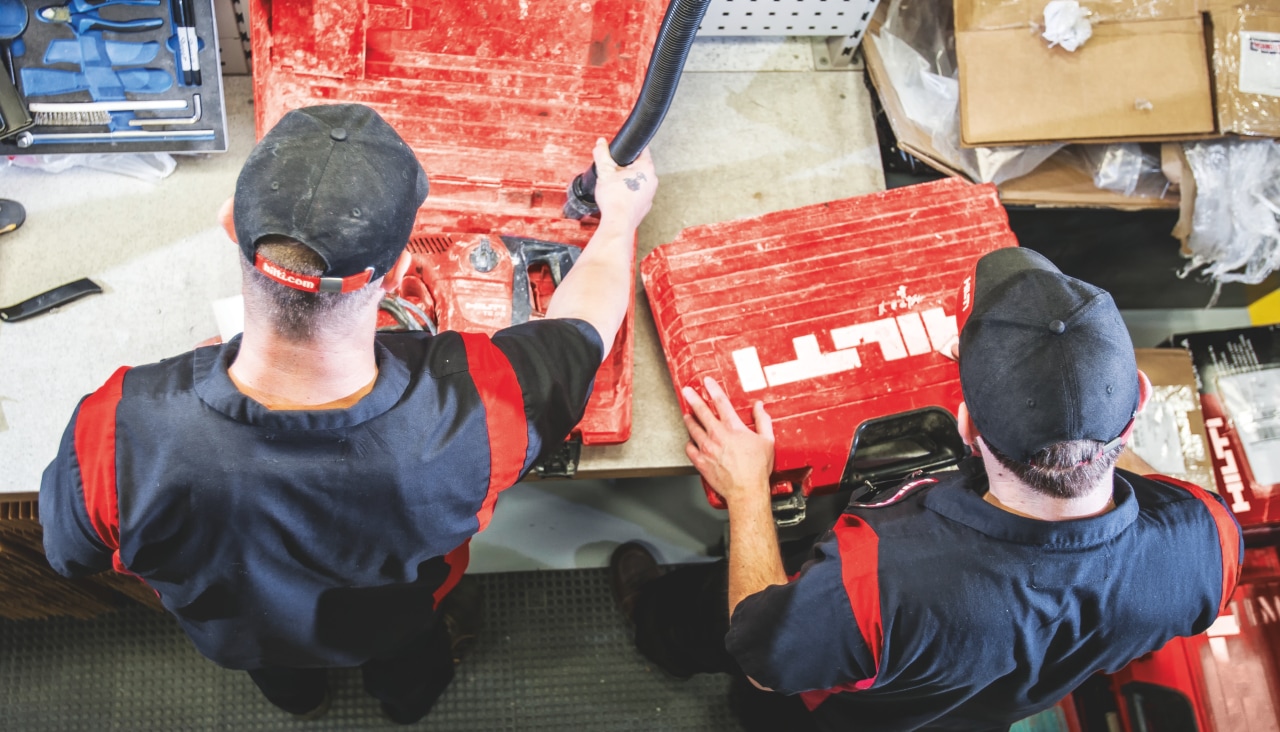 Sichten von Hilti Geräten im Koffer