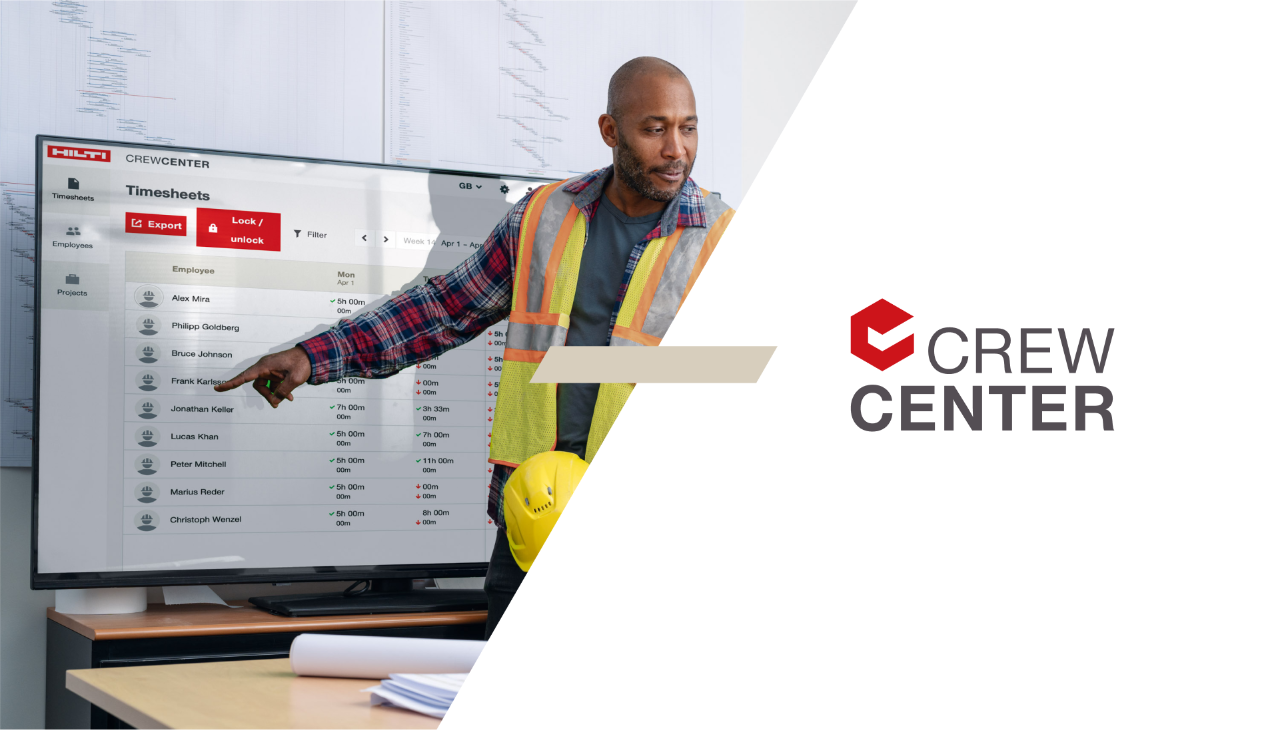Mann in Baustellenbekleidung zeigt auf Bildschirm, auf dem Timesheets der Hilti Software CrewCenter zu sehen sind. Rechts daneben wird das CrewCenter Logo auf weißem Hintergrund abgebildet.