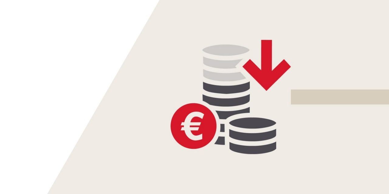Eine Vektorgrafik mit grauen Münzen und einem roten Pfeil nach unten.