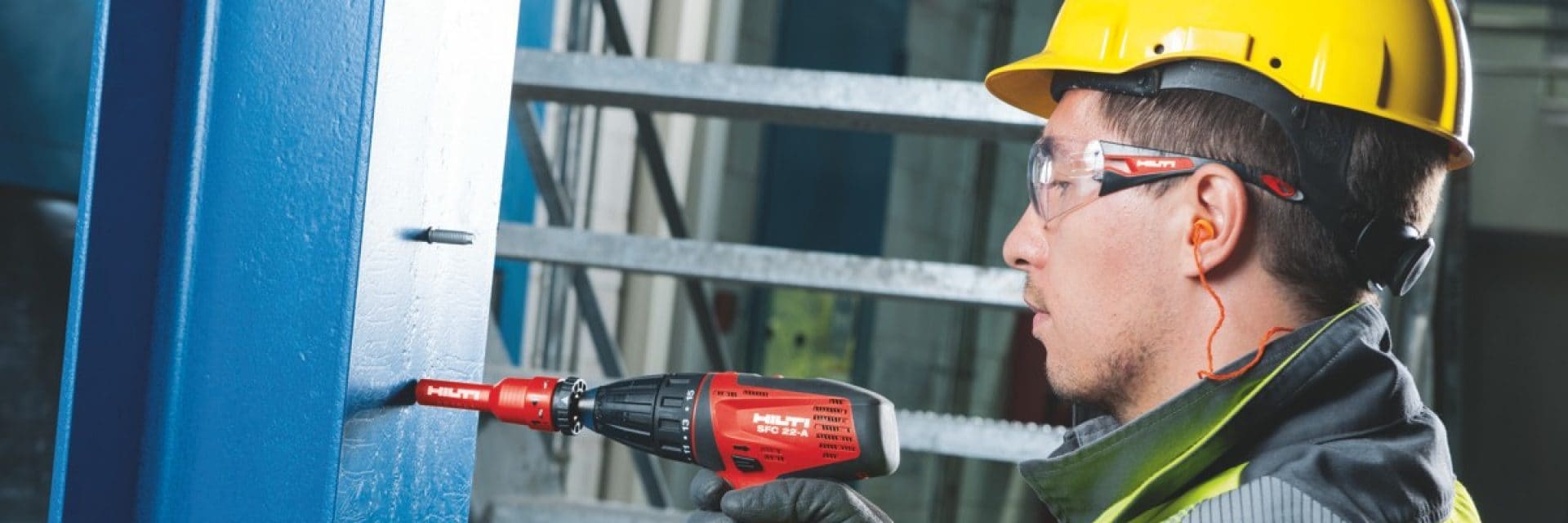 Hilti Lösungen zur Befestigung von Systemkomponenten für die Elektroinstallation in Stahl