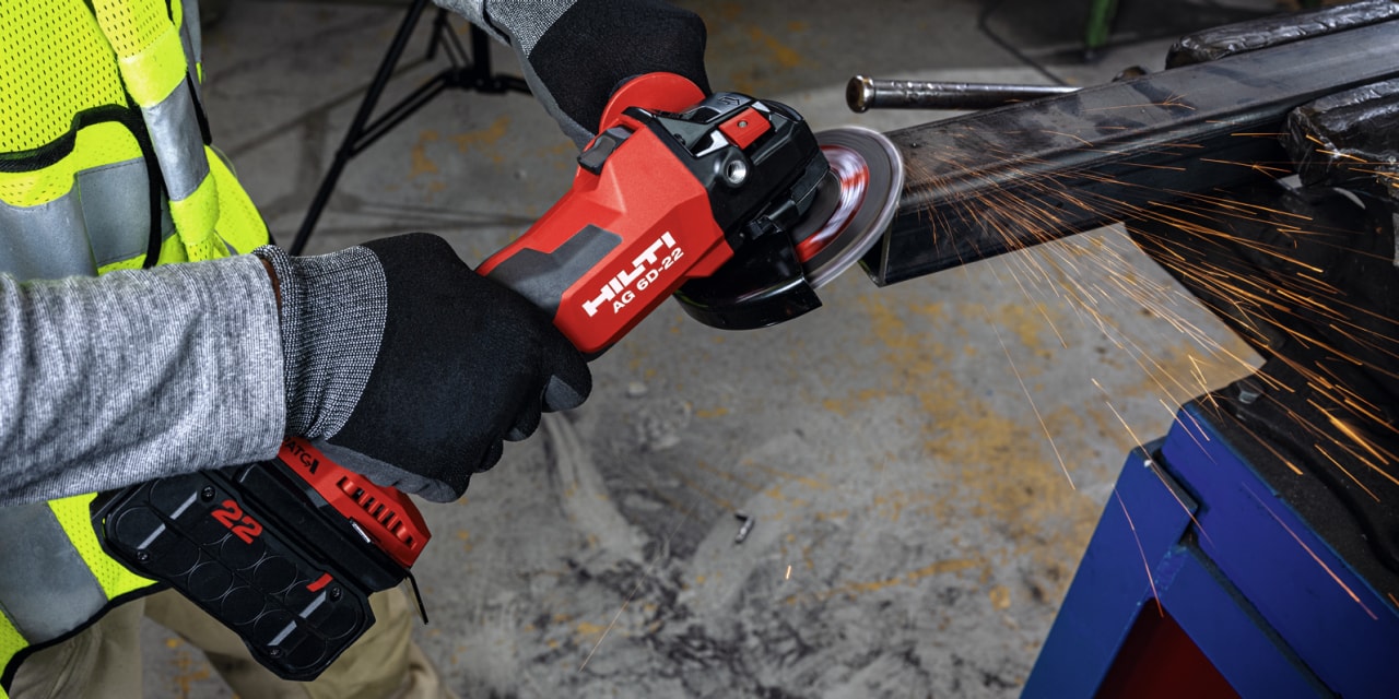 Metall schleifen mit Akku-Winkelschleifer AG 4S-A22