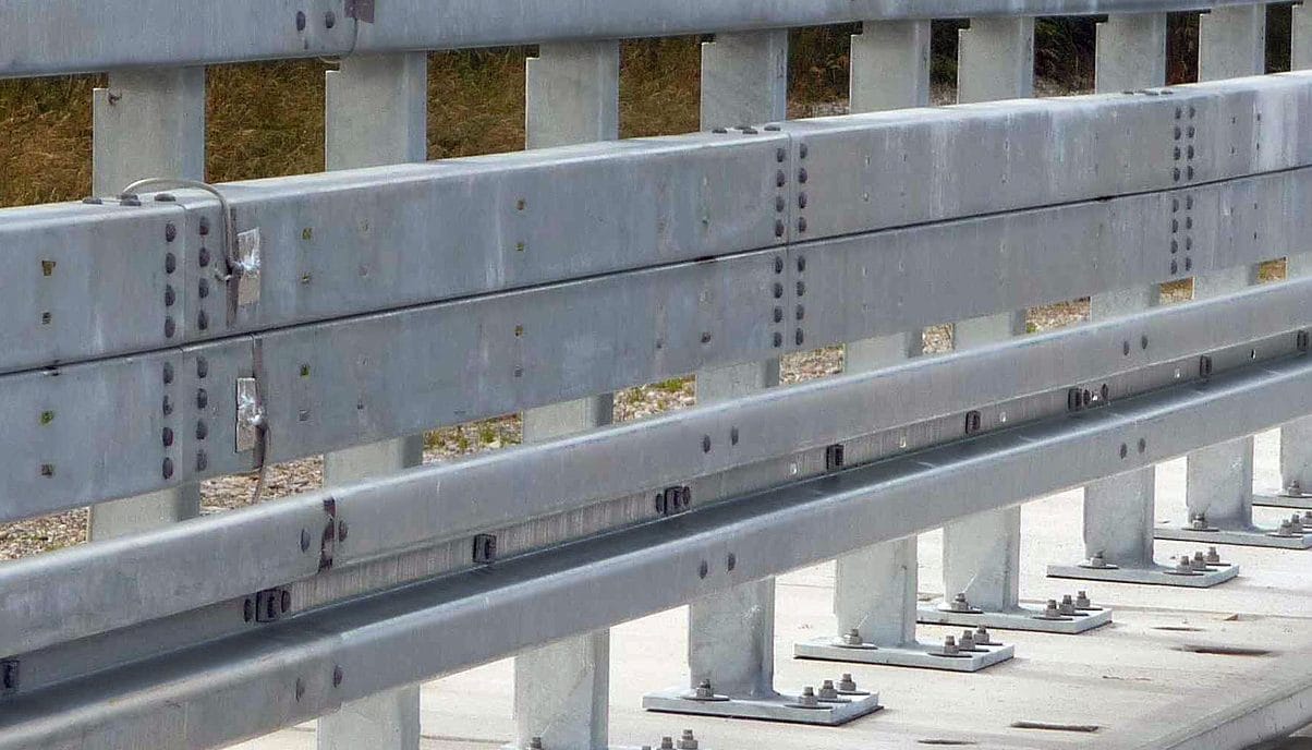 Verankerung von Fahrzeug-Rückhaltesystemen