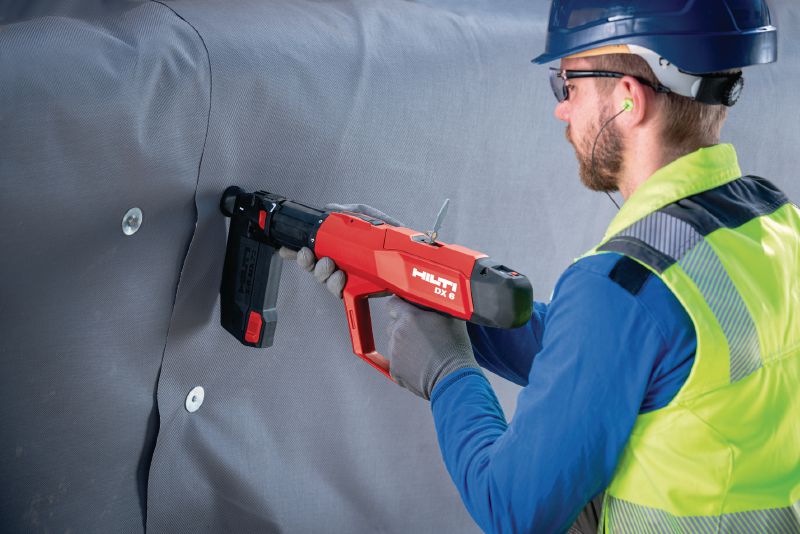 Bild 8 von 13: DX 6 MX pulverbetriebenes Gerät mit Magazin Vollautomatisches, pulverbetriebenes Bolzensetzgerät mit Magazin für magazinierte Nägel Anwendungen 1