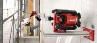 PR 40-22 Rotationslaser für Oberflächen mit Einfachneigung Robuster Rotationslaser für Nivellieraufgaben mit automatischen Funktionen zum Nivellieren, Ausrichten, Fluchten sowie Einrichten und Abstecken von Winkeln im Außenbereich (Nuron Akku-Plattform) Anwendungen 4