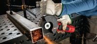 Winkelschleifer AG 125-20D Winkelschleifer 2.000 W mit bürstenlosem Motor und Totmann-Schalter zum Schneiden und Schleifen in Metall, Beton und Mauerwerk mit Scheiben bis 125 mm Anwendungen 3