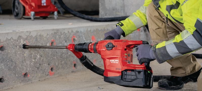 Akku-Bohrhammer TE 60-22 SDS Max (TE-Y) Akku-Bohrhammer mit aktiver Vibrationsreduktion und elektronischer Schnellabschaltung für schwere Bohr- und Meißelarbeiten in Beton (kabellose Nuron-Geräteplattform) Anwendungen 1