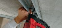 X-GN MX Nägel für Beton (magaziniert) Magazinierte Nägel zur Befestigung an Beton und anderen Untergrundmaterialien mit dem gasbetriebenen Bolzensetzgerät GX 120 Anwendungen 2