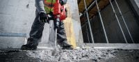 Gehen Sie zu Folie 6 von 8: Akku-Bohrhammer TE 50-22 Kompakter SDS Max (TE-Y) Akku-Bohrhammer mit geringerem Gewicht, mehr Leistung und weniger Vibrationen zum Bohren und Meißeln in Beton (Nuron Akku) Anwendungen 3