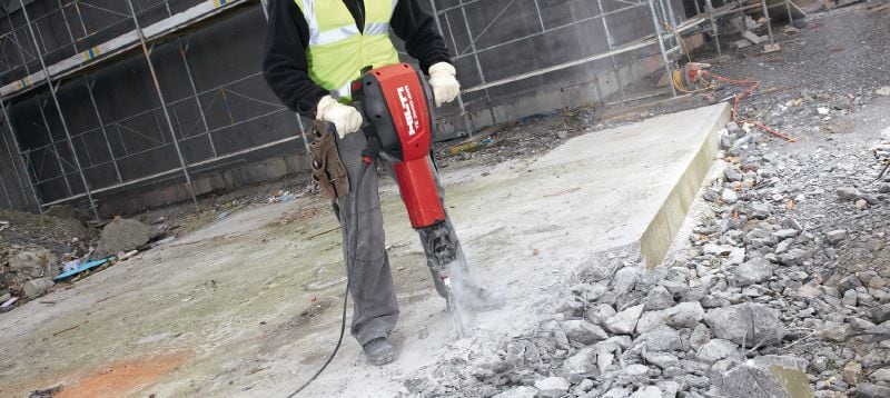 Elektrischer Betonabbruchhammer TE 3000-AVR für schwere Arbeiten Außergewöhnlich leistungsfähiger elektrischer Betonabbruchhammer (Hex 28) für schwere Abbrucharbeiten an Betonböden Anwendungen 1