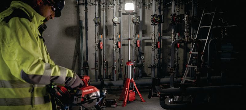 Bild 4 von 5: Akku-Stativmastleuchte SL 10-22 Leistungsstarke, akku-betriebene Stativmastleuchte mit 360° Lichtabdeckung zur kabellosen Ausleuchtung von Innenräumen Anwendungen 1