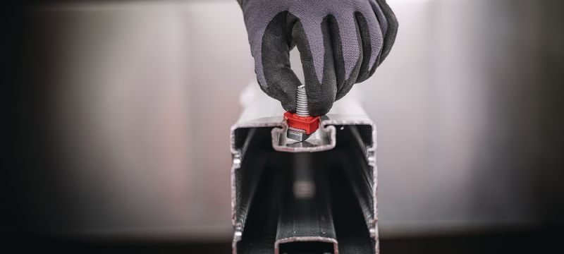 Bild 7 von 9: MT-THB OC Hammerkopfschraube Hammerkopfschraube zur Befestigung von Verbindern und anderen Bauelementen in der Befestigungsnut von MT Kastenprofilen ohne Naht in mäßig korrosiven Umgebungen Anwendungen 1