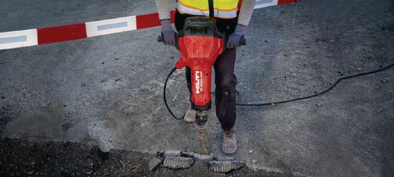 Bild 5 von 7: Elektrischer Betonabbruchhammer TE 3000-AVR für schwere Arbeiten Außergewöhnlich leistungsstarker Abbruchhammer für schwere Beton-Abbrucharbeiten, zum Trennen von Asphalt, für Erdarbeiten und zum Setzen von Erdleitern Anwendungen 1
