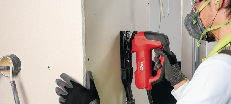 Bild 3 von 4: Pendelhubstichsäge SJD 6 mit D-Griff Pendelhubstichsäge 850 W mit Griff an der Oberseite, mit der anspruchsvolle Kurvenschnitte schneller und komfortabler gelingen Anwendungen 1