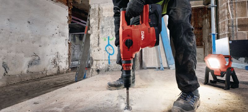 Akku-Bohrhammer TE 60-22 SDS Max (TE-Y) Akku-Bohrhammer mit aktiver Vibrationsreduktion und elektronischer Schnellabschaltung für schwere Bohr- und Meißelarbeiten in Beton (kabellose Nuron-Geräteplattform) Anwendungen 1