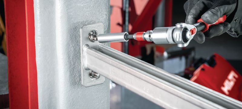 Bild 8 von 9: Abstandhalter mit Gewinde (Edelstahl) Abstandhalter mit Innen- und Außengewinde aus Edelstahl zur Befestigung an Stahlträgern mit passiver Brandschutzbeschichtung (PFP) Anwendungen 1