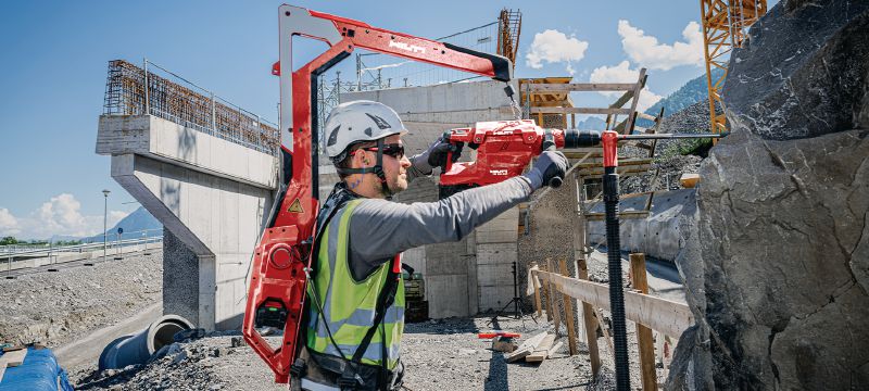 EXO-T-22 Auswuchtsystem Tragbares Auswuchtsystem für Baustellen mit aktiver Gewichtsverteilung für Schwerelosigkeit bei schweren Abbrucharbeiten und Bohrungen (Nuron Akku-Plattform) Anwendungen 1