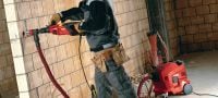 Gehen Sie zu Folie 4 von 4: Kernbohrgerät DD 110-W Kompaktes, leichtes Diamantbohrgerät für handgeführte Trocken- und Nassbohrungen von 16 bis 162 mm (5/8 bis 6-3/8) Anwendungen 2