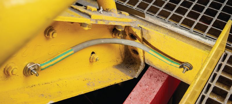 Gewindeschraubbolzen S-BT ER HC Gewindeschraubbolzen (Edelstahl, metrisches Gewinde) für elektrische Verbindungen in Stahl in stark korrosiven Umgebungen, empfohlener maximaler Querschnitt des verbundenen Kabels 120 mm² Anwendungen 1