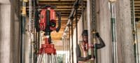 PR 40-22 Rotationslaser für Oberflächen mit Einfachneigung Robuster Rotationslaser für Nivellieraufgaben mit automatischen Funktionen zum Nivellieren, Ausrichten, Fluchten sowie Einrichten und Abstecken von Winkeln im Außenbereich (Nuron Akku-Plattform) Anwendungen 2