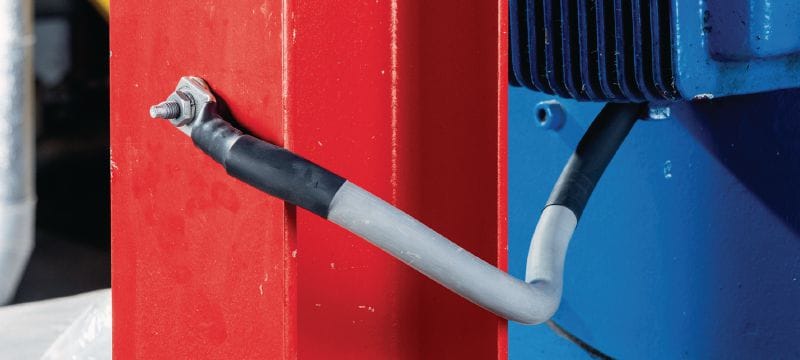 Gewindeschraubbolzen S-BT ER HC Gewindeschraubbolzen (Edelstahl, metrisches Gewinde) für elektrische Verbindungen in Stahl in stark korrosiven Umgebungen, empfohlener maximaler Querschnitt des verbundenen Kabels 120 mm² Anwendungen 1