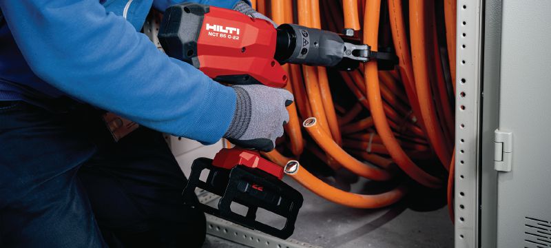 Akku-Kabelschneider NCT 85 C-22 für Kupfer und Aluminium Akku-Kabelschneider mit Pistolengriff für Kupfer- und Aluminiumkabel bis 3,2 │ 80 mm (kabellose Nuron-Geräteplattform) Anwendungen 1