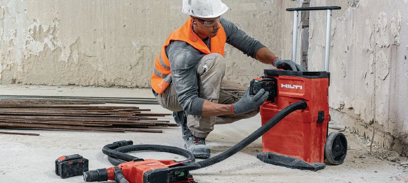 VC 4LX-22 T15 Akku-Baustaubsauger der L-Klasse Leistungsstarker Akku-Baustaubsauger mit großem Auffangbehälter für den Einsatz mit Elektrowerkzeugen und für die Reinigung von Baustellen (nass und trocken), Tank 15 l (Nuron Akku) Anwendungen 1