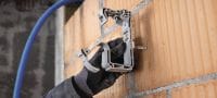Kabelhalter X-ECH MX (02) Kunststoff-Sammelhalter, optimiert für magazinierte Nägel und kompatibel mit einer Vielzahl von Befestigungsmethoden und Untergrundmaterialien Anwendungen 1