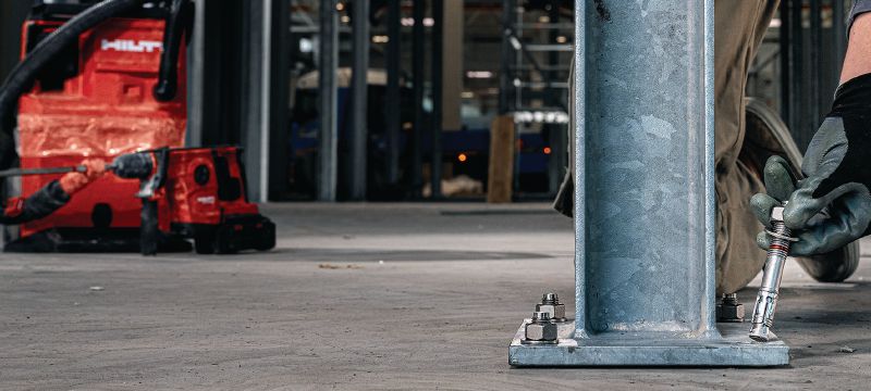 HST4-R BW Edelstahl-Bolzenanker Unser leistungsstärkster Bolzenanker (Edelstahl, große Unterlegscheibe) für hohe statische und seismische Lasten in gerissenem Beton im Innen- und Außenbereich Anwendungen 1