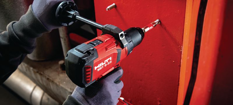 Bild 4 von 5: Gewindebolzen S-BT-MF HL Gewinde-Einschraubbolzen (mehrschichtig beschichteter Kohlenstoffstahl – Korrosionsschutz vergleichbar mit Feuerverzinkung) für Mehrzweckbefestigungen auf Stahl in leicht korrosiven Bereichen Anwendungen 1