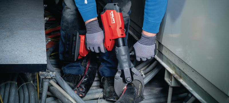Bild 2 von 4: Akku-Kabelschneider NCT 85 C-22 für Kupfer und Aluminium Akku-Kabelschneider mit Pistolengriff für Kupfer- und Aluminiumkabel bis 3,2 │ 80 mm (kabellose Nuron-Geräteplattform) Anwendungen 1