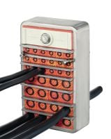 Gehen Sie zu Folie 2 von 2: Keilklemm-Sets CFS-T EMC Keilklemm-Set zum schnellen und einfachen Herstellen einer abschließenden, effektiven Abdichtung für Kabeldurchführungsrahmen, wenn elektromagnetische Verträglichkeit erforderlich ist Anwendungen 1