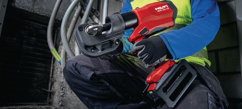 Bild 2 von 3: Akku-Kabelpresse NCR 120-22 12 Tonnen Akku-Kabelpresse 12 Tonnen zum Verpressen von Kabeln bis 750 kcmil│300 mm² in Aluminium und 400 mm² in Kupfer Anwendungen 1