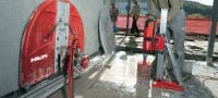 Gehen Sie zu Folie 5 von 7: Kernbohrgerät DD 500-CA Diamant-Kernbohrsystem mit Drehstrom-Hochfrequenzmotor und optionalem automatischem Vorschub für ständergeführte Kernbohrungen in Beton von 82 bis 600 mm (3-7/32 bis 23-5/8) Anwendungen 1