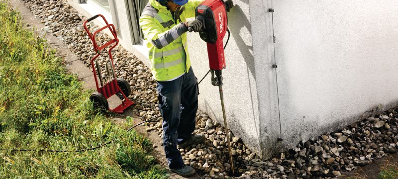 Elektrischer Betonabbruchhammer TE 3000-AVR für schwere Arbeiten Außergewöhnlich leistungsfähiger elektrischer Betonabbruchhammer (Hex 28) für schwere Abbrucharbeiten an Betonböden Anwendungen 1