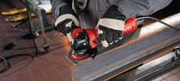 Gehen Sie zu Folie 2 von 6: Winkelschleifer AG 125-13S Leistungsstarker Winkelschleifer 1300 W mit langlebiger Kohlenbürste für Schneid- und Schleifarbeiten mit Scheiben bis 125 mm Durchmesser Anwendungen 1
