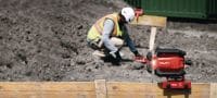 PR 40-22 Rotationslaser für Oberflächen mit Einfachneigung Robuster Rotationslaser für Nivellieraufgaben mit automatischen Funktionen zum Nivellieren, Ausrichten, Fluchten sowie Einrichten und Abstecken von Winkeln im Außenbereich (Nuron Akku-Plattform) Anwendungen 5