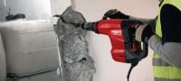Gehen Sie zu Folie 2 von 2: TE-S FM Flachmeißel Äußerst robuste TE-S Flachmeißel zum Feinmeißeln/Meißeln von Kanälen in Beton und Mauerwerk Anwendungen 1