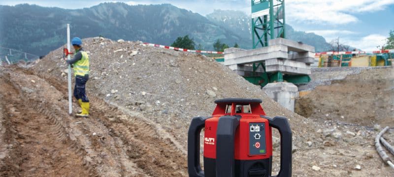 Rotationslaser PR 300-HV2S für Nivellieraufgaben im Außenbereich Rotationslaser für Nivellierungsaufgaben im Außenbereich, mit automatischer vertikaler Ausrichtung und Funktionen zum Eingeben von zwei Neigungsebenen zum Nivellieren, Ausrichten, Gradieren und Fluchten Anwendungen 1