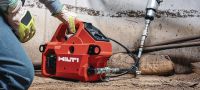 Gehen Sie zu Folie 2 von 7: NUN 10K-22 Akku-Hydraulikpumpe Akku-Hydraulikpumpe mit einem Druck von 10.000 PSI (700 bar) zum Schneiden/Crimpen im Schwerlastbereich sowie zum Schneiden von Erdkabeln und armierten Kabeln (Nuron Akku) – inklusive Fernbedienung Anwendungen 1