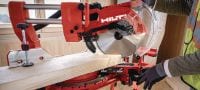 Gehen Sie zu Folie 5 von 5: Universal-Kreissägeblatt für Holz (CPC) Leistungsstarkes Kreissägeblatt für Holz mit Hartmetallzähnen für schnellere Schnitte, eine längere Lebensdauer sowie maximale Produktivität bei der Arbeit mit Akku-Geräten Anwendungen 2
