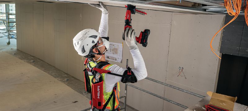 Akku-Trockenbauschrauber SD 5000-22 Akku-Trockenbauschrauber mit leistungsstarkem Nuron Akku für ein höheres Drehmoment und mehr Schrauben pro Ladung beim Befestigen von leichten Trockenbauwänden, Holzplatten und Außenverkleidungen Anwendungen 1