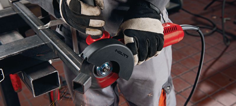 Bild 4 von 6: Winkelschleifer AG 125-13S Leistungsstarker Winkelschleifer 1300 W mit langlebiger Kohlenbürste für Schneid- und Schleifarbeiten mit Scheiben bis 125 mm Durchmesser Anwendungen 1