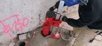 Gehen Sie zu Folie 5 von 7: Kernbohrgerät DD 160 Kompaktes, aber leistungsfähiges Diamantbohrgerät für ständergeführte Betonbohrungen von 25 bis 202 mm (31/32 bis 7-15/16) Anwendungen 2