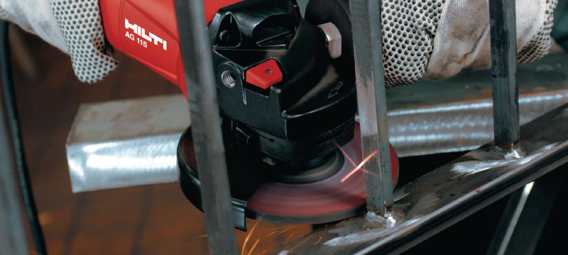 Winkelschleifer AG 115-S Schlanker Winkelschleifer mit 850 W (230 V) oder 700 W (100-110 V) mit seitlichem Schalter für Scheibendurchmesser bis 115 mm Anwendungen 1